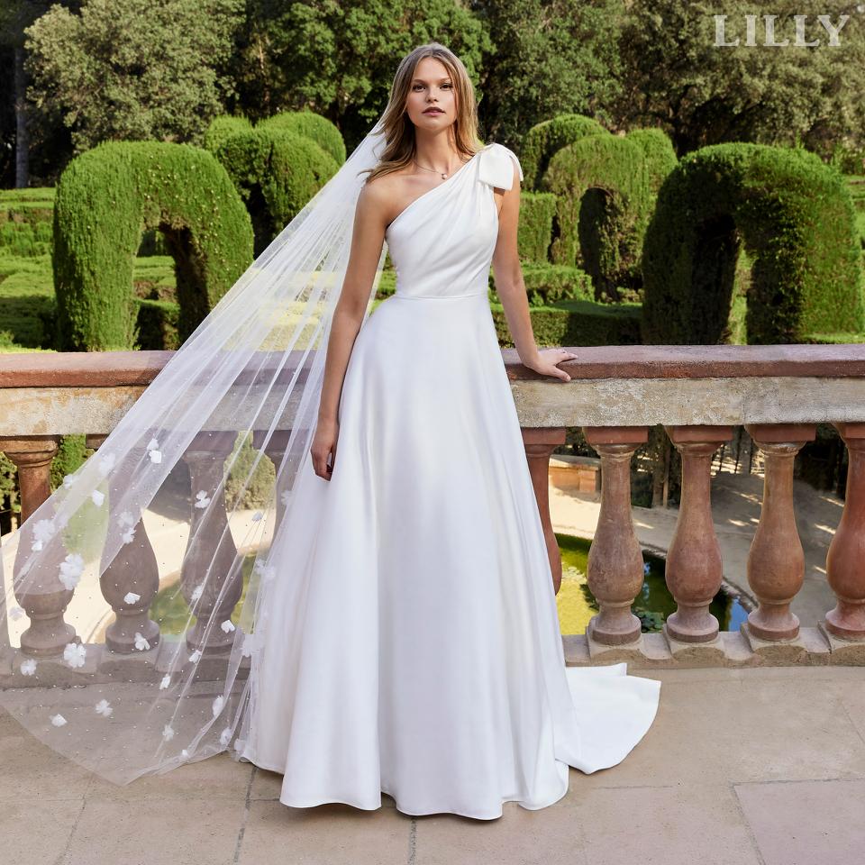 enkel one-shoulder bröllopsklänning i satin