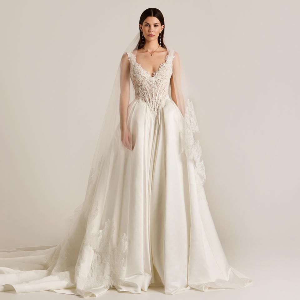 LILLY Brudklänning med basque talje