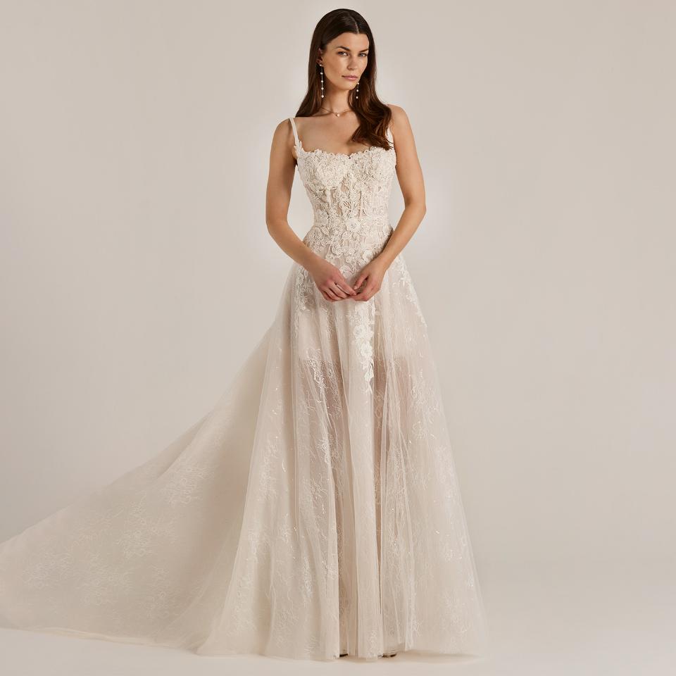 Lace wedding dress